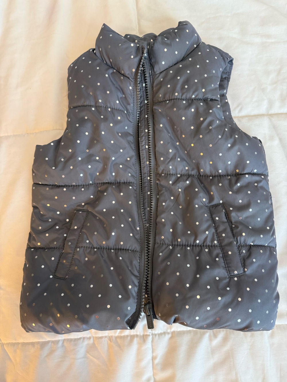 Toddler Girls Old Navy Gray Polka Dot Puffer Vest- Size 3T